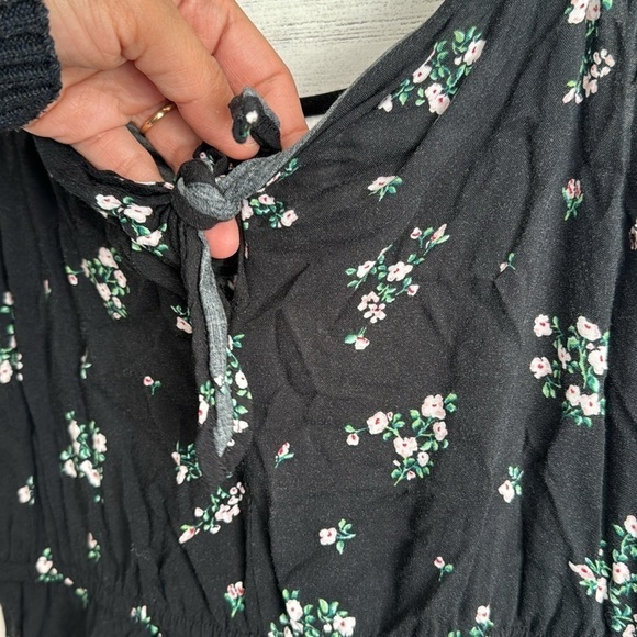 H & M Floral Cut Out Hole Dress | SIZE 8 - Picture 4 of 8